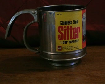 Vintage Stainless Steel Kitchen King Sifter 1 Cup Capacity No. 901 / Home Decor / Country Home / Anniversary Gifts / Wedding Gifts / Gifts