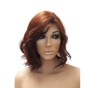 Short Auburn Red Wavy Synthetic Wig for Women, Curly Red Everyday Wig with Bangs for Women Hair Accessories, Realistic Short Wigs