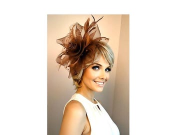 Vintage 50s Beret Feather Fascinator Vintage 1950s 1960s Feather Hat in White and Black by Evelyn  main image 2