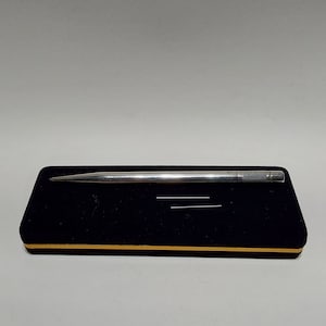 1890 reg Sampson Mordan the founding fathers of Yard o Led. A mechanical pencil with box and leads in Sterling Silver
