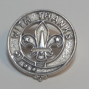 1970 English Silver Boy Scouts WITH THANKS Badge and Box