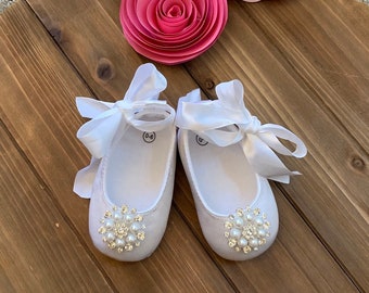 Rhinestone Baptism Baby Girl shoes Christening Baby girl shoes Baby Keepsake shoes baptism booties baby shower gift beaded baby girl shoes