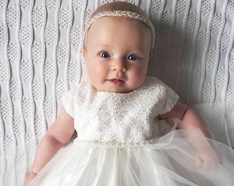 Robe de baptême de bébé robe de fille de fleur robe de baptême robe blanche de babygirl robe de bébé ivoire robe de tulle de perle de baptême d’enfant en bas âge premier anniversaire