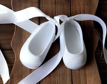 White Baby Ballet Flats Baby Girl dress shoes Baptism Baby Crib shoes baby ankle tie ballet flats white crib shoes ribbon tie baby booties