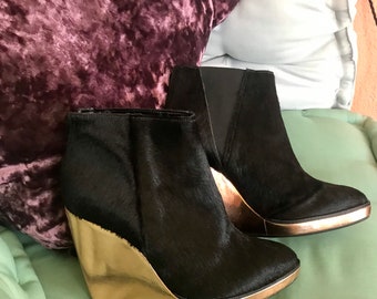 Topshop Black faux pony gold wedge heel boot / size U.K. 7 / EU 41 /