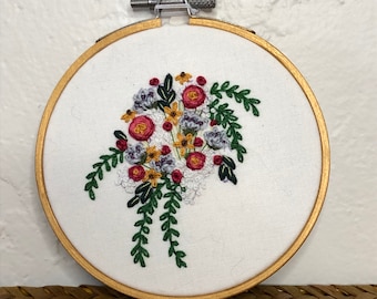 Small Bouquet Embroidery Hoop