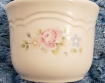 Pfaltzgraff Dessert Bowl or Small Flower Pot in Tea Rose Pattern