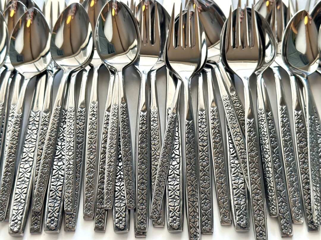 NEW Vintage Floral Embossed Flatware Collection 50 Pcs service for 8