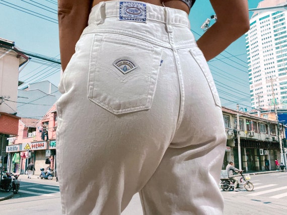 Vintage Levis High Waisted Jeans White Denim native Blue Mom