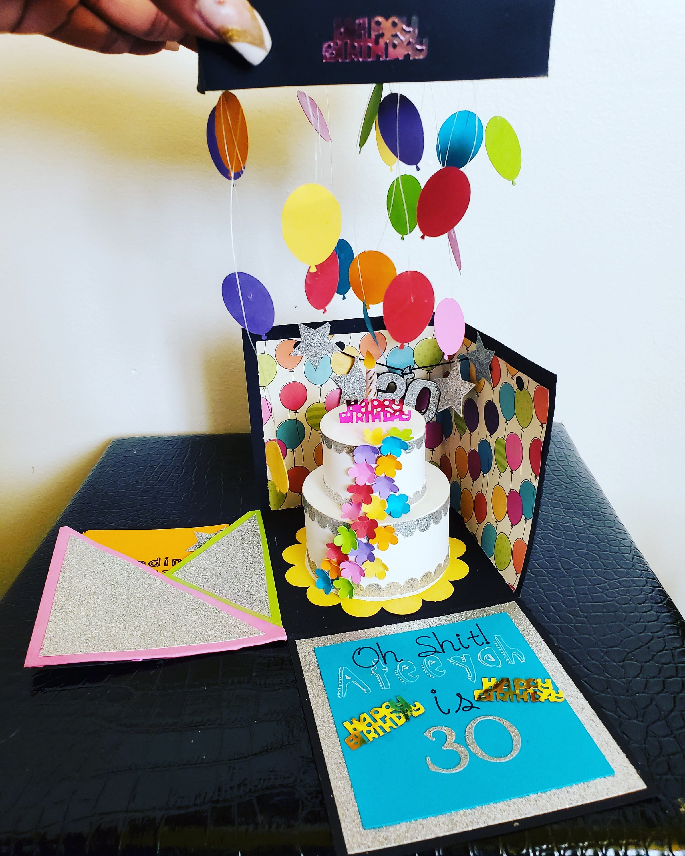 ven Cerdo Tanga estrecha Caja de cumpleaños sorpresa con globos de papel en cascada / - Etsy México
