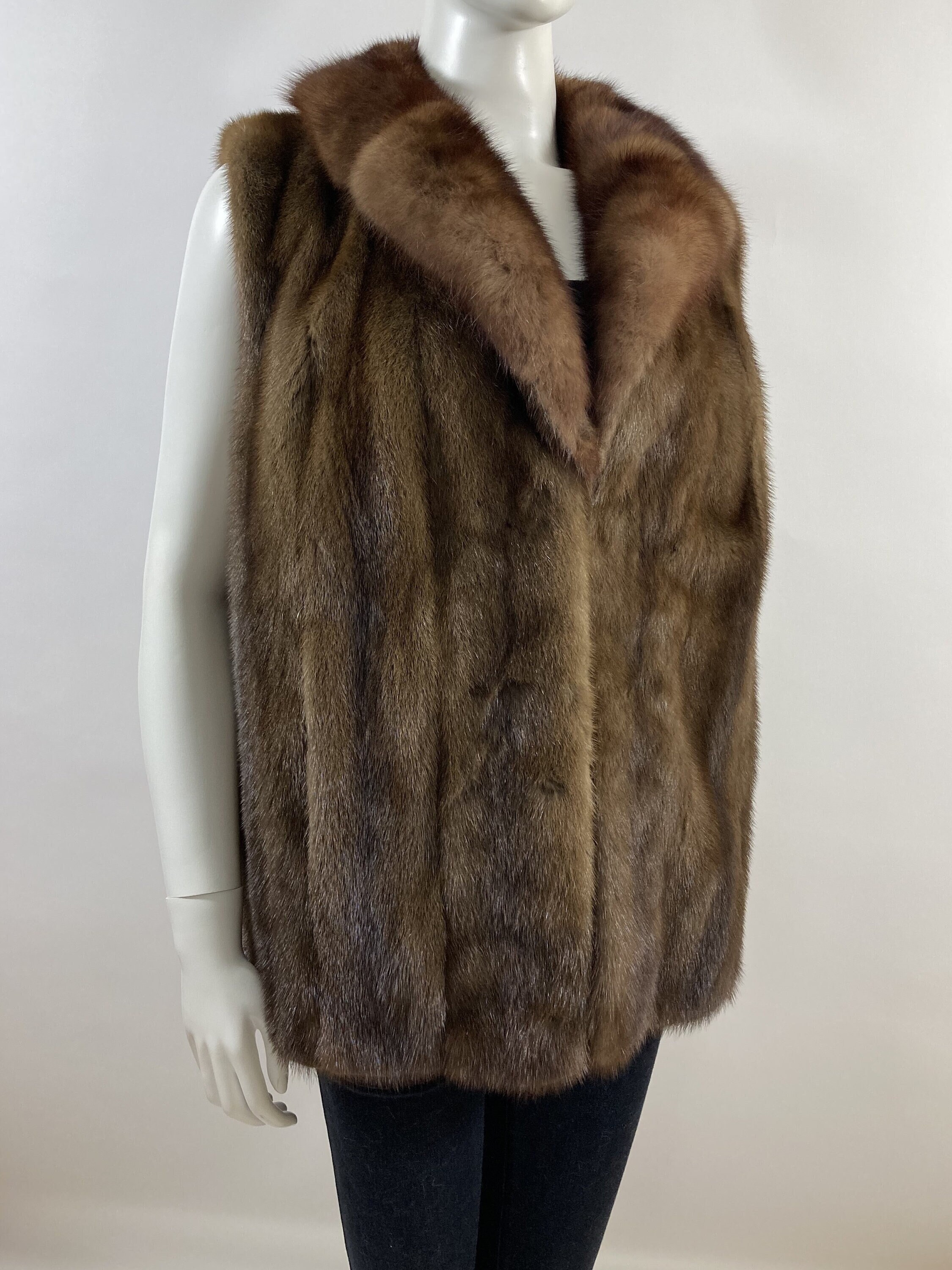 Vintage fine furs Leafgren Chestnut Brown Mink Coat with a