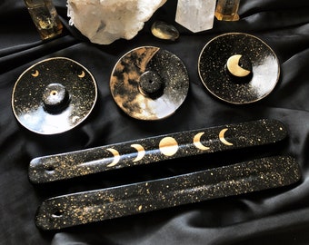 Porte encens Lunes et Etoiles en argile, motifs célestes, brûle encens noirs et ors peints à la main, Décor Autel, Cadeau Spirituel Witchy