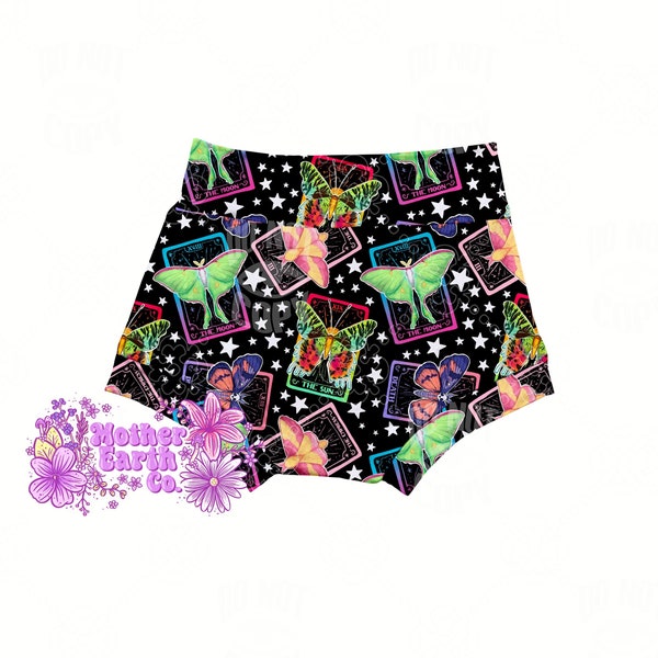 Tarot Moth Bummies || Taille haute || Short || Sorcière || Bébé || Tout-petit || Short || Cartes de tarot || Sorcière || Papillons de nuit || Bogues || Goth