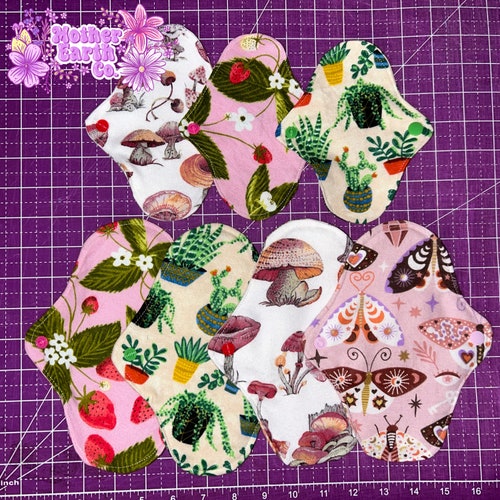 Lot de 4 serviettes en tissu et 3 protège-slips || Serviettes menstruelles || Mama Cloth || Coussin lavable || 100 flanelle de coton || Coussin lunaire || Réutilisable