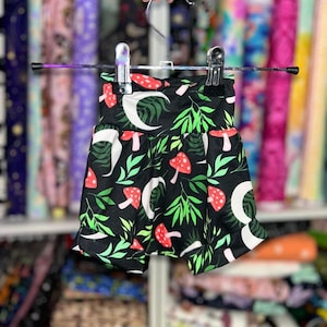 READY TO SHIP || 6-9mo Bummies || High Waisted || Mushrooms || Baby || Toddler || Shorts || Witchy || Cottagecore || Greenery || Nature