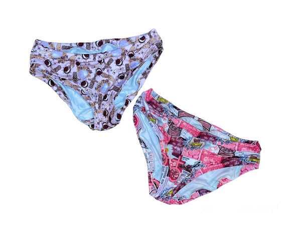 Mujeres adolescentes en ropa interior sale