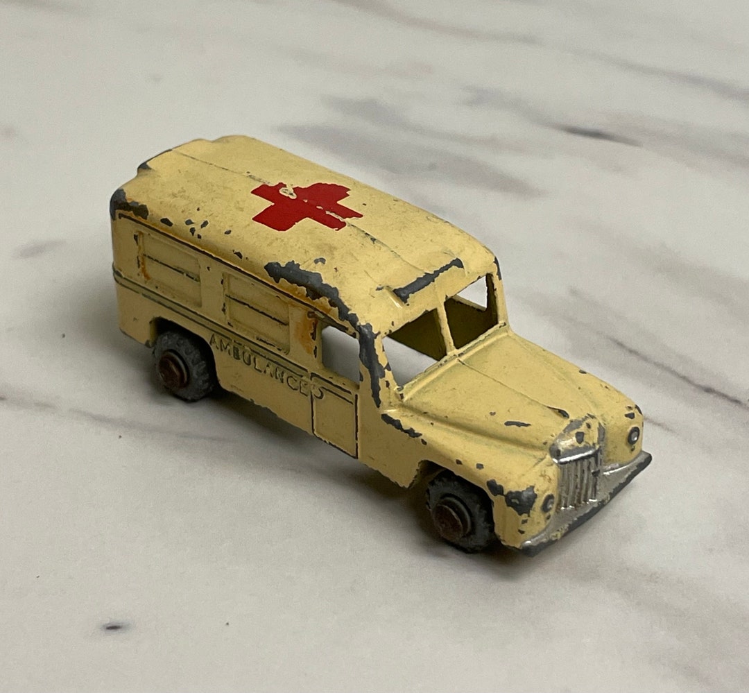 Matchbox Lesney 14 a Daimler Ambulance Repro B Style Box