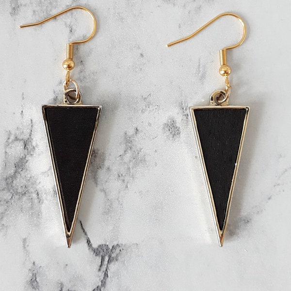 Boucles d'oreilles triangle noir pendant pointe fleche, bijou ethnique gothique emo grunge goth argent geométrique tendance mode