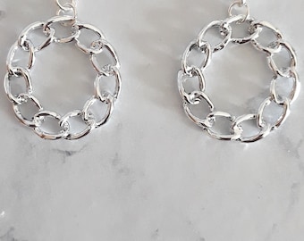 Clip on hoop earrings vintage dangle silvered ring big chain retro round shaped, ethnic jewel 80s bohemian trendy modern fashion comfortable