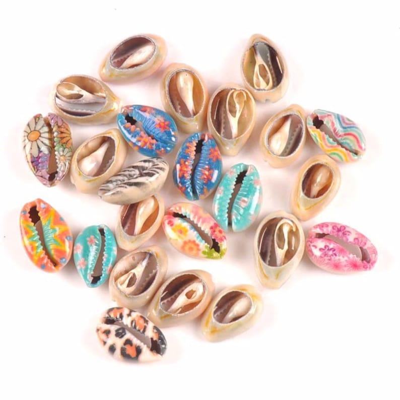 Hot sale wild coast cowrie shell accessories rainbow flower pendant simple design women jewelry