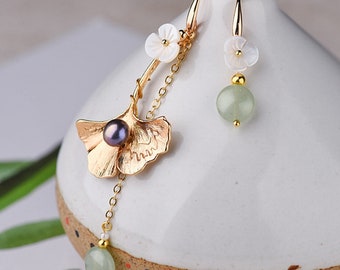 Boucles d'oreilles asymétriques feuille de Ginkgo plaqué or et aventurine pour femme