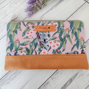 Gumnut Koala Pink Zipper Clutch Purse, Pouch, Wallet, Makeup Pouch, Travel Pouch.  Hecho a mano Australiana