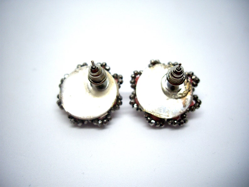Vintage pink faux pearl earrings