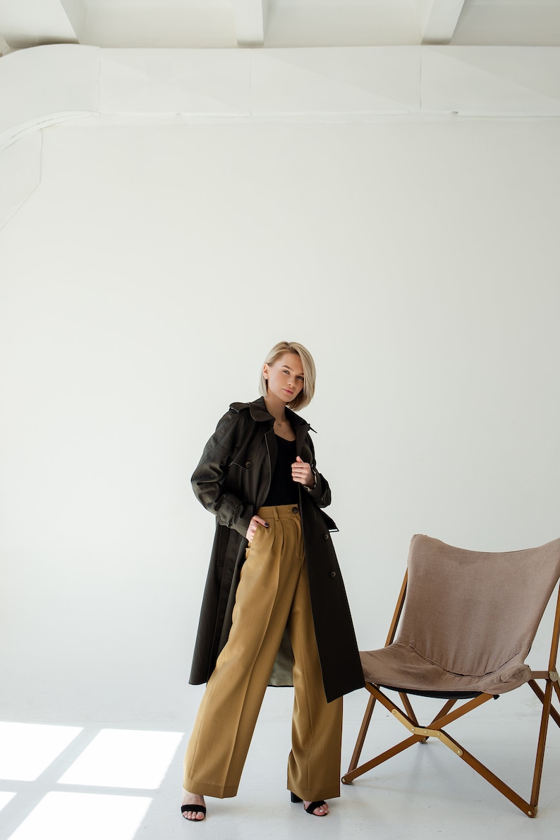 Women trench coat in black