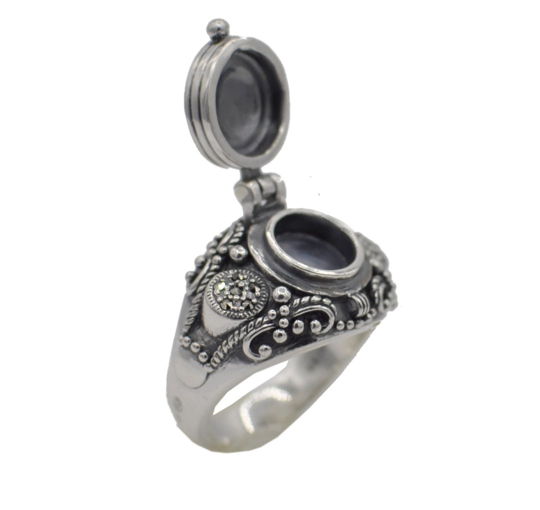 VINTAGE POISON RING Sterling Silver Poison Ring, Secret Ring, Locket Ring, Men Ring, Edwardian Ring, Statement Ring - Etsy VINTAGE POISON RING Sterling Silver Poison Ring, Secret Ring, Locket Ring, Men Ring, Edwardian Ring, Statement Ring - Etsy