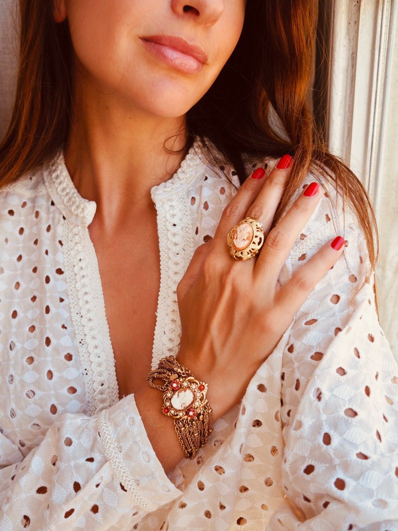 Vintage smyckeset med cameo: Örhängen + Armband + Cameoring - LOUVRE smyckeset Bracelet + ring