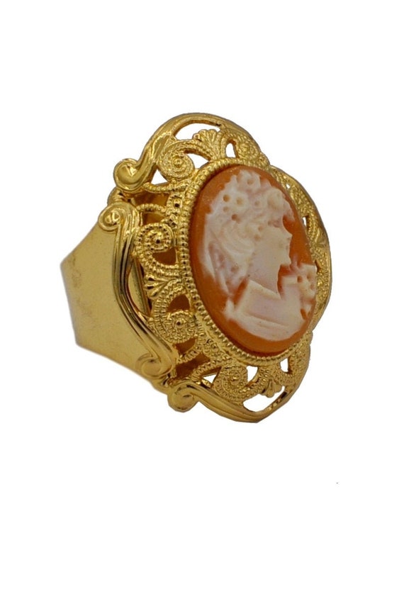 Bague camée moderne sale
