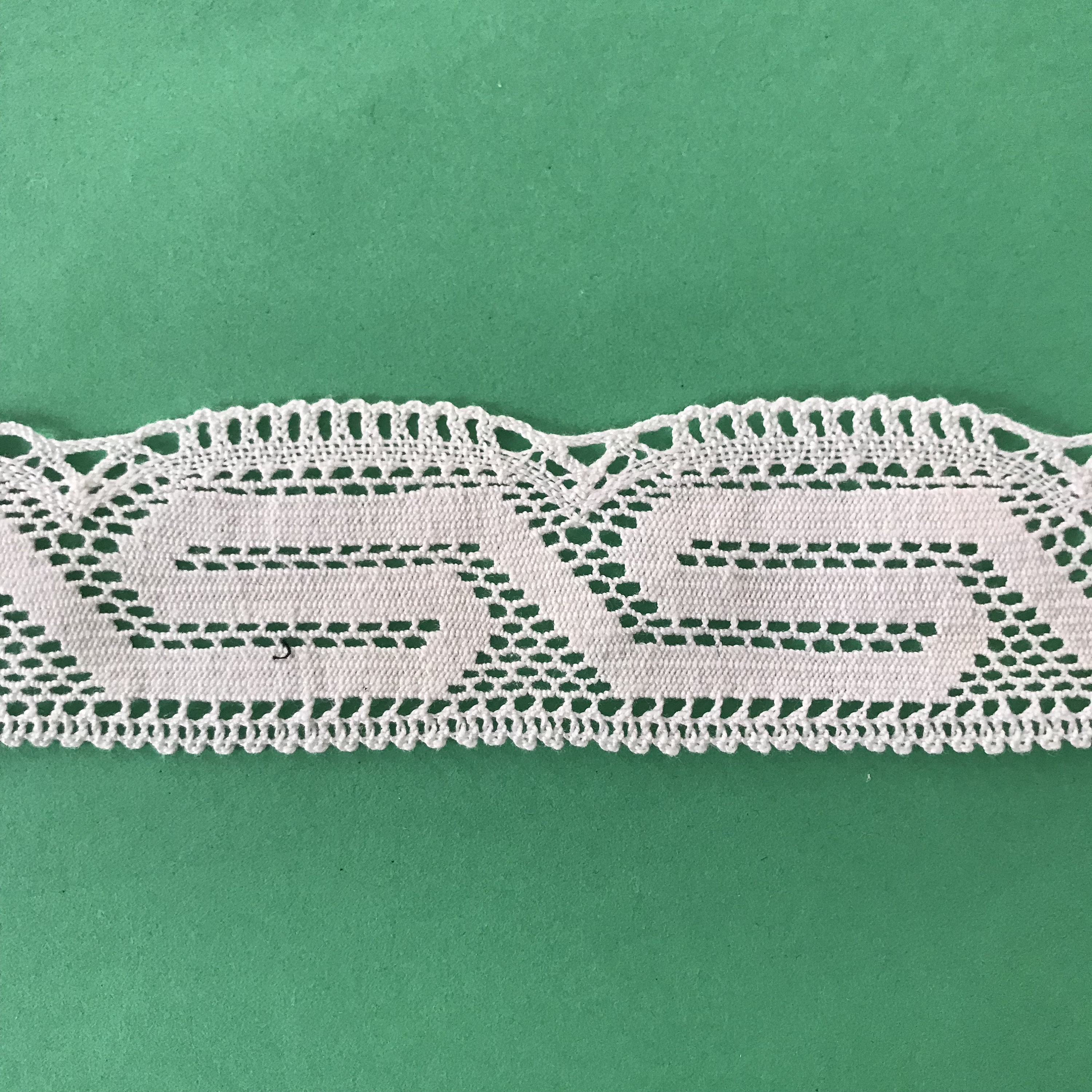 Echte Klöppelspitze 1,8 Meter Mäandermuster VINTAGE 1940er Jahre