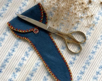 1930s antique scissors with its hand crafted felt case
