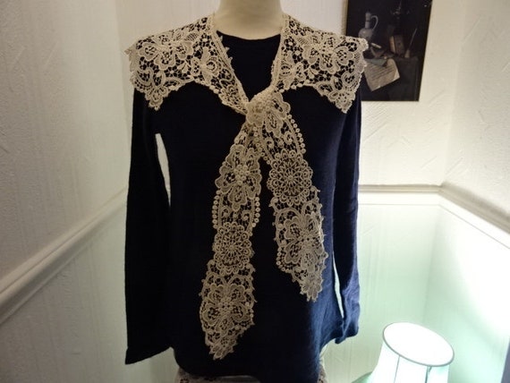 Exquisite Edwardian lace collar.