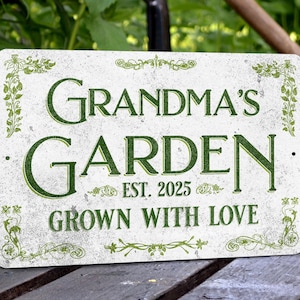 Personalized Metal Garden Sign: Vintage Style Outdoor Decor