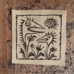 Toppa in linoleografia in edizione limitata - Stampa artistica di mostri a mano su sfondo verde salvia