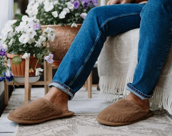 Luxury camel wool slippers for women and men, house shoes, high quality house slippers