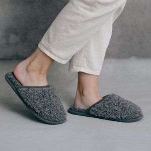 Zapatillas de casa de lana merino antracita, cómodas zapatillas de casa para mujer y hombre