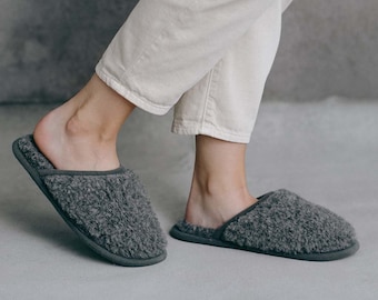 Pantoufles en laine mérinos anthracite, chaussures d'intérieur confortables pour femmes et hommes
