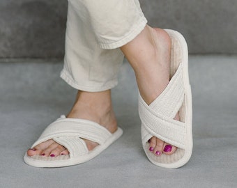 Merino wool slippers with linen top, beige color house shoes, open front slippers for women and men