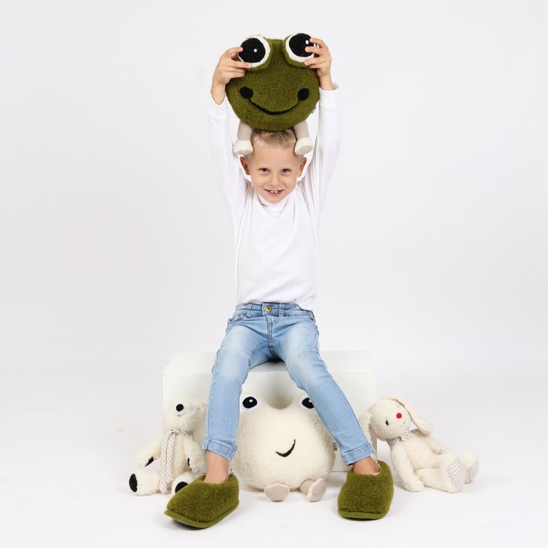 Great decoration for kids room Green frog Children/'s bed accessory Perfect gift for kids birthday Handmade Merino wool friend for kids