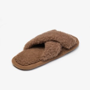 Fluffy slippers, luxurious Camel wool slippers, Elegant house shoes Flokati