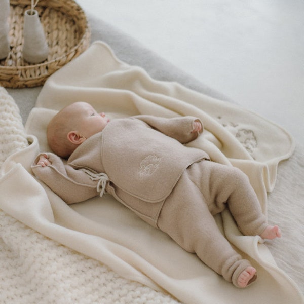 Pantalón de bebé de lana merino, Pantalón de bebé con adorno de oveja, Regalo perfecto para recién nacido, Apto para niñas y niños, Pantalón color beige