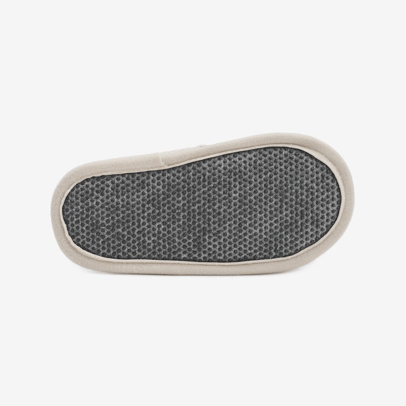 House shoes for women and men from wool. Highest quality house shoes from wool. House slippers for men and women. Merino wool house shoes for women and men.