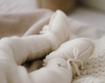 Merino wool baby booties, White color baby booties, Perfect gift for baby, Suitable for girls and boys, Great for winter season, Very fluffy