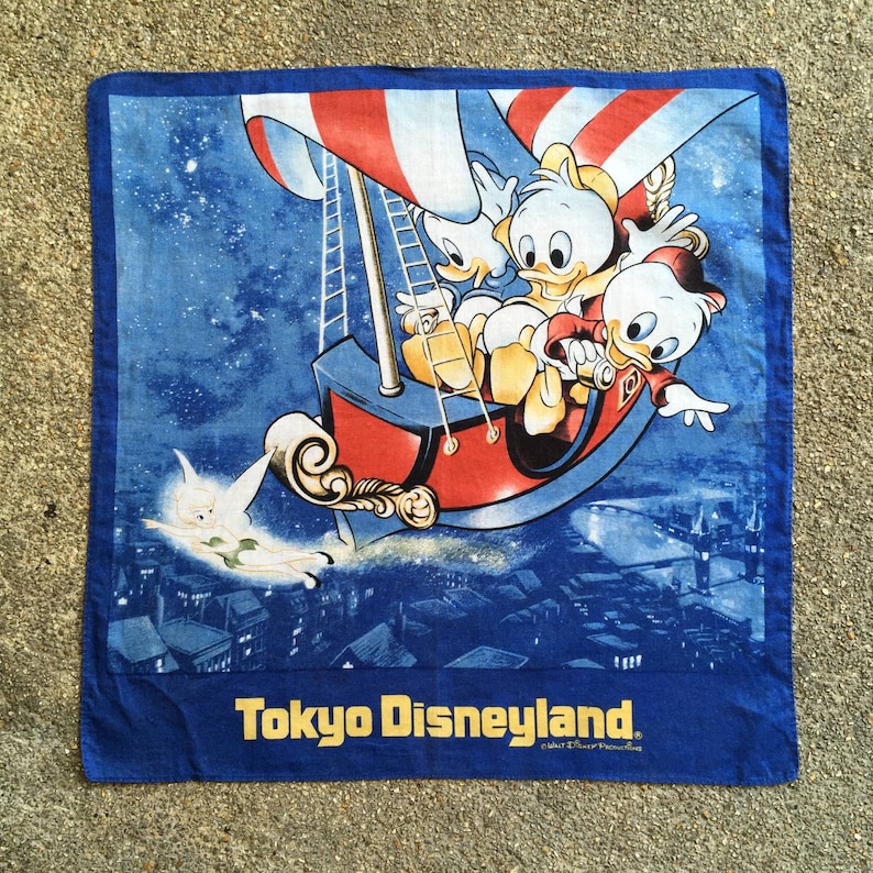Vintage90s Donal Duck Family Handkerchief