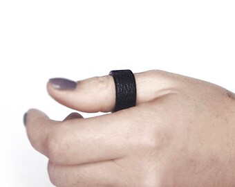 Black leather ring, black band ring for men and women, punk goth jewelry