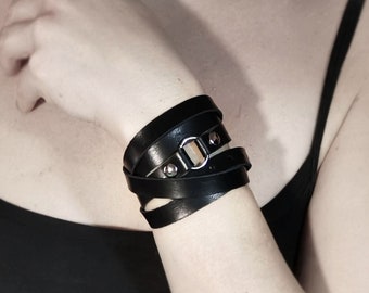 Bracelet en cuir ou manchette en cuir noir, bracelets en cuir pour femmes, comme cadeau de meilleur ami longue distance