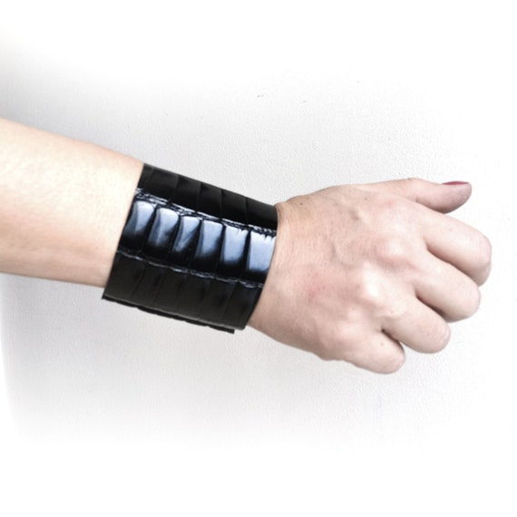 Crocodile wristband store