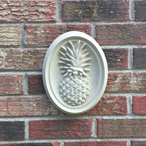 9.5"x7.5" Pineapple decorative wall plaque